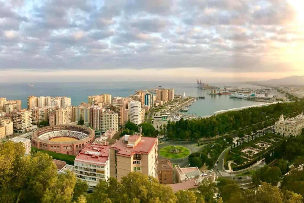 Apartamentos J&K Torremolinos Kültér fotó