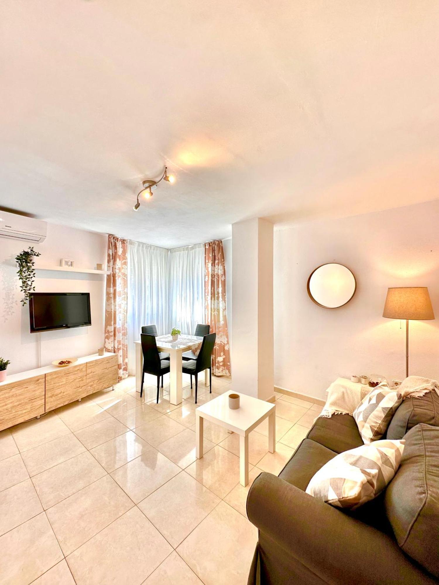 Apartamentos J&K Torremolinos Kültér fotó