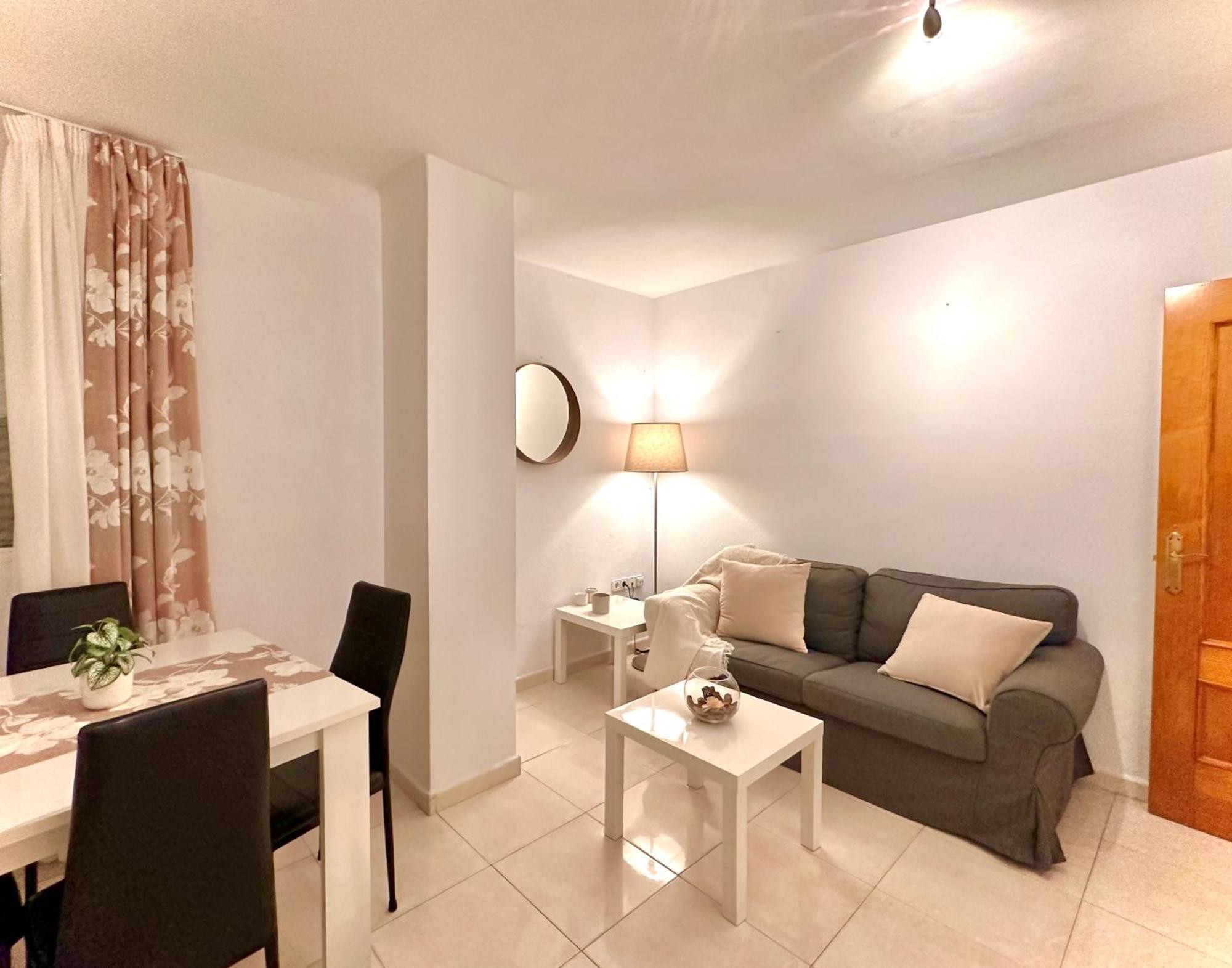 Apartamentos J&K Torremolinos Kültér fotó