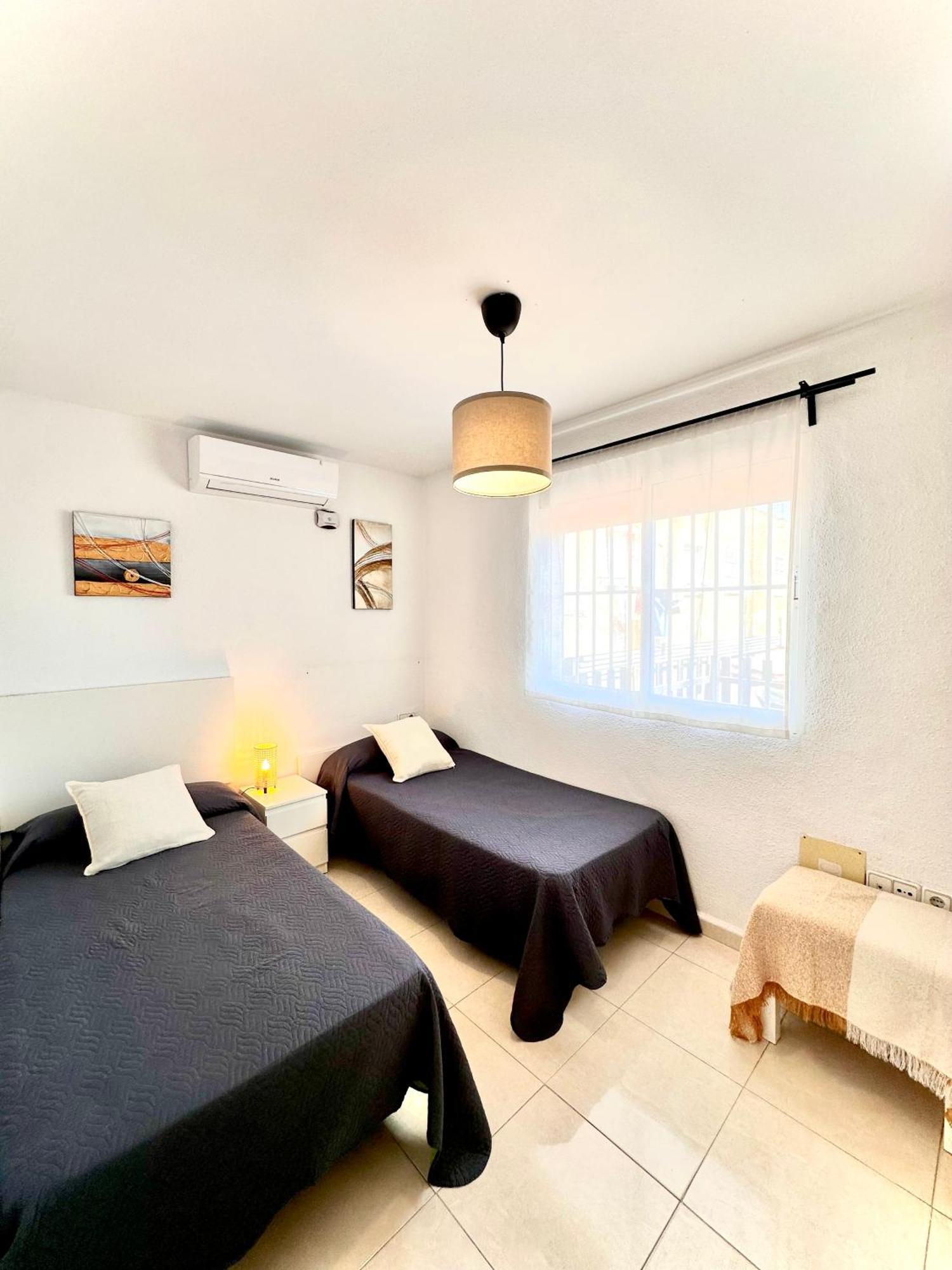 Apartamentos J&K Torremolinos Kültér fotó
