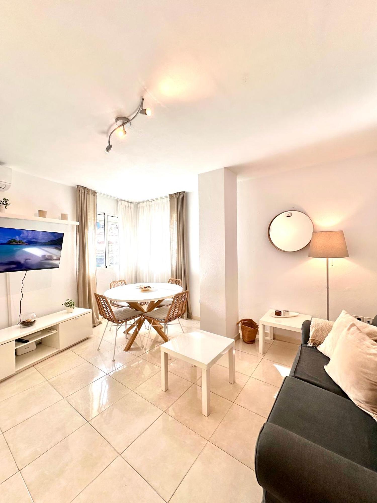 Apartamentos J&K Torremolinos Kültér fotó