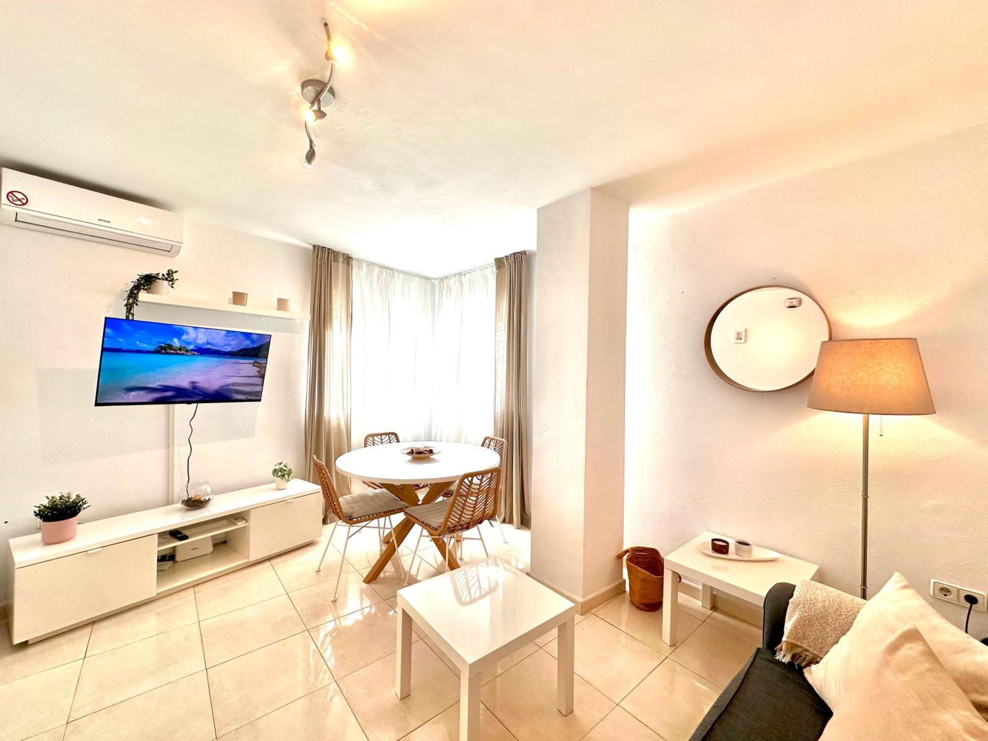Apartamentos J&K Torremolinos Kültér fotó