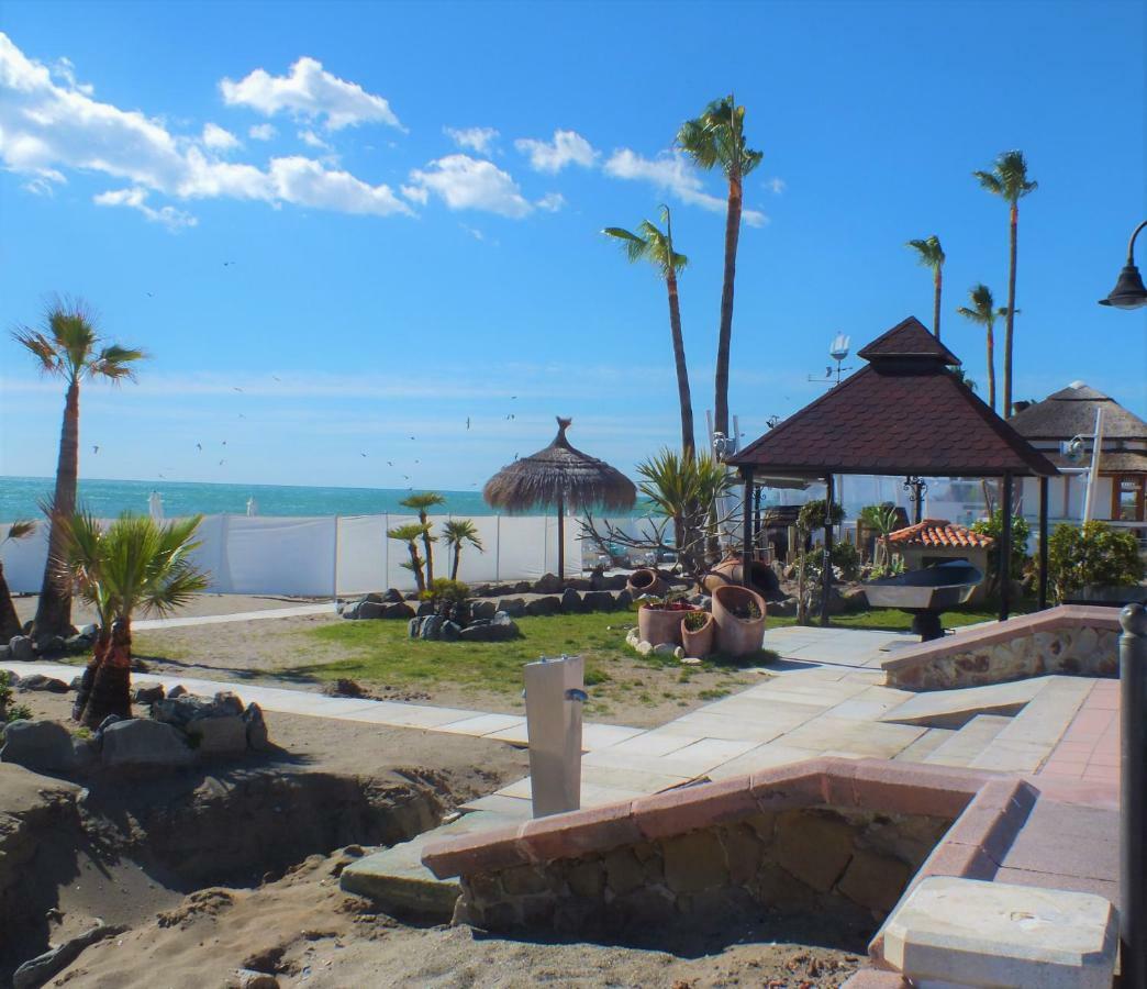Apartamentos J&K Torremolinos Kültér fotó